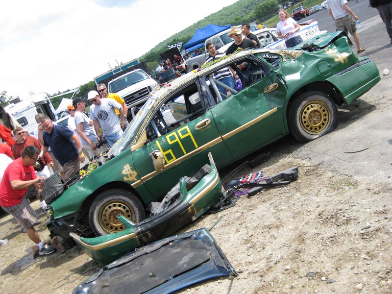 Illustration for article titled The 24 Hours Of LeMons New England 2009 Über Gallery, Part 4